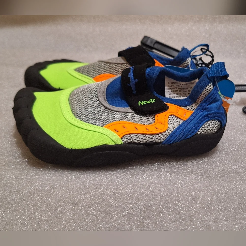 🏷 2/$12 Kids Multi-Color Water Shoes