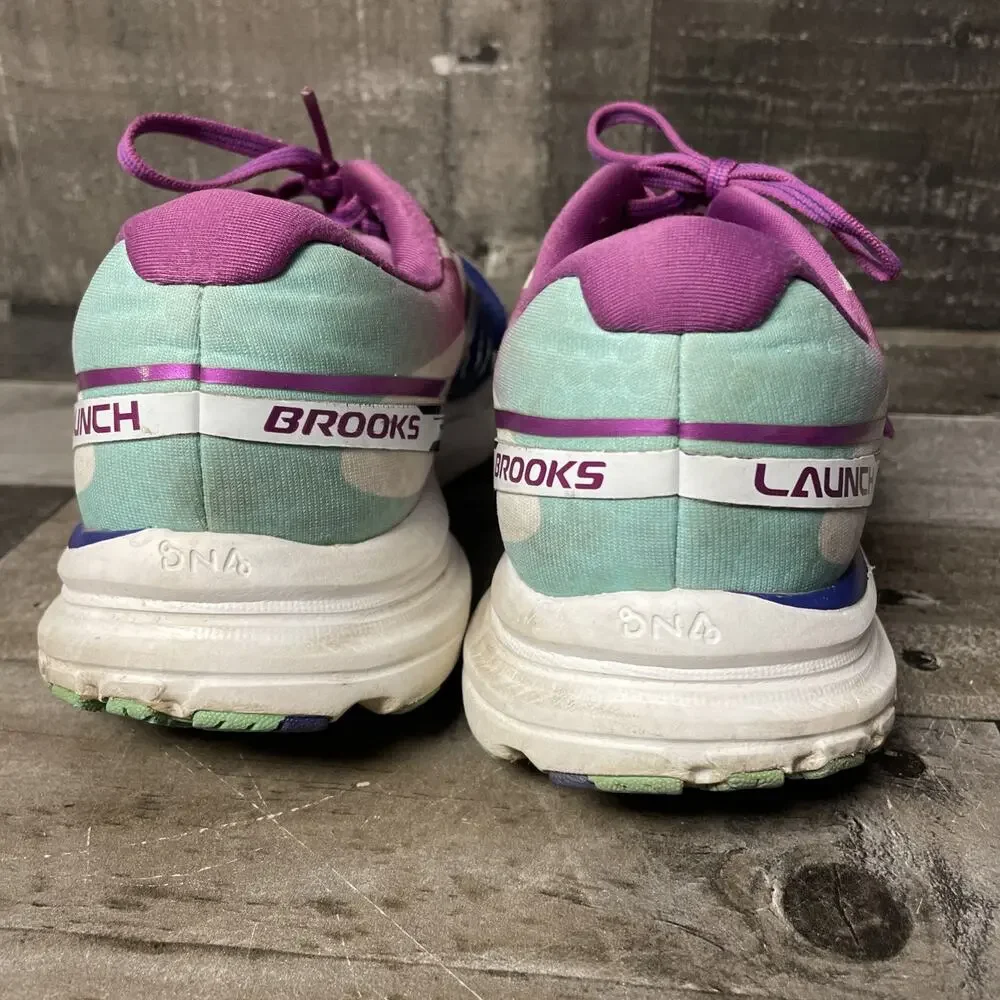 Brooks has wear