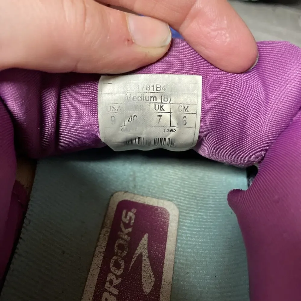 Brooks has wear