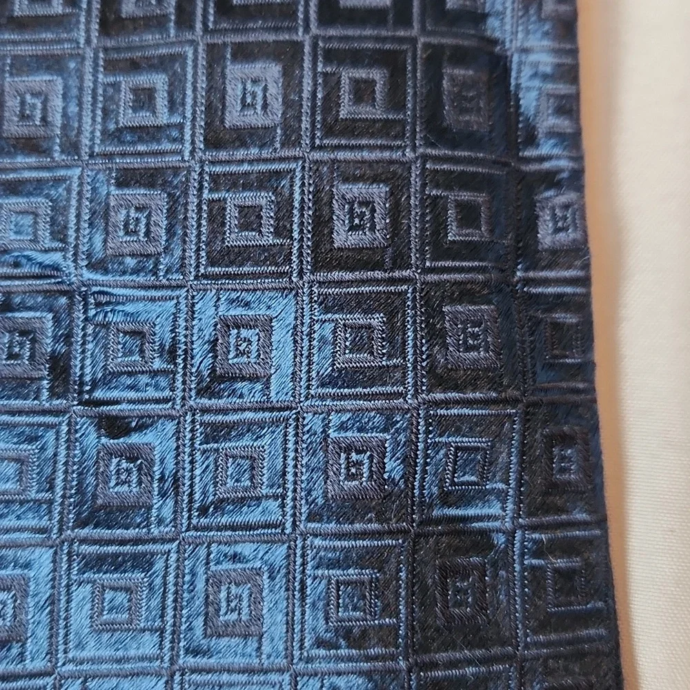 🔥clearance🔥 Ermenegildo Zegna Blue Geometric Pattern Tie