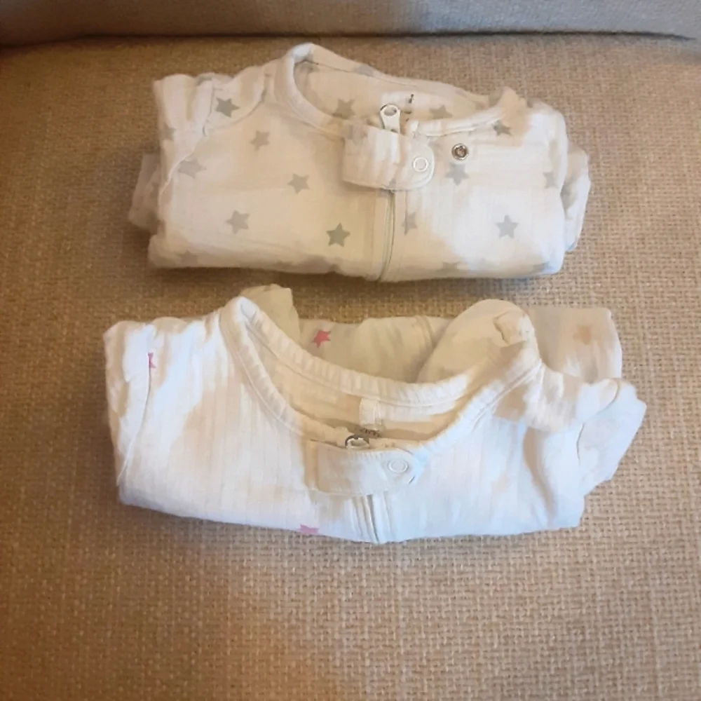 Kids Onesies Sleepers White 2 Pair Size 12M Multicolor Star Pattern Design