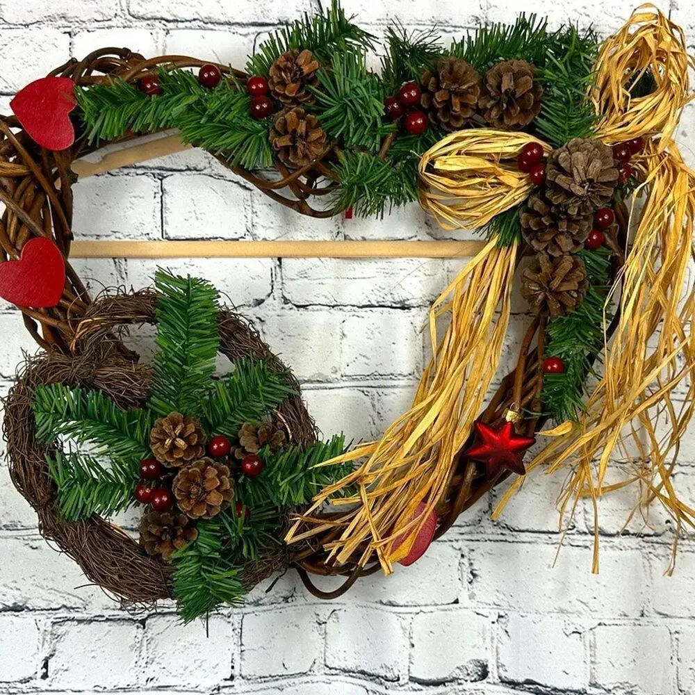 House of Lloyd beautiful wreath