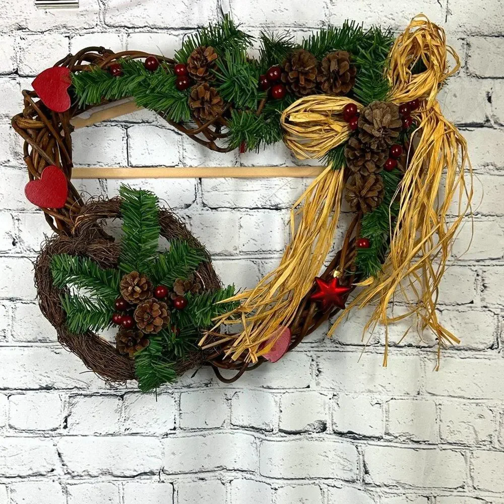 House of Lloyd beautiful wreath