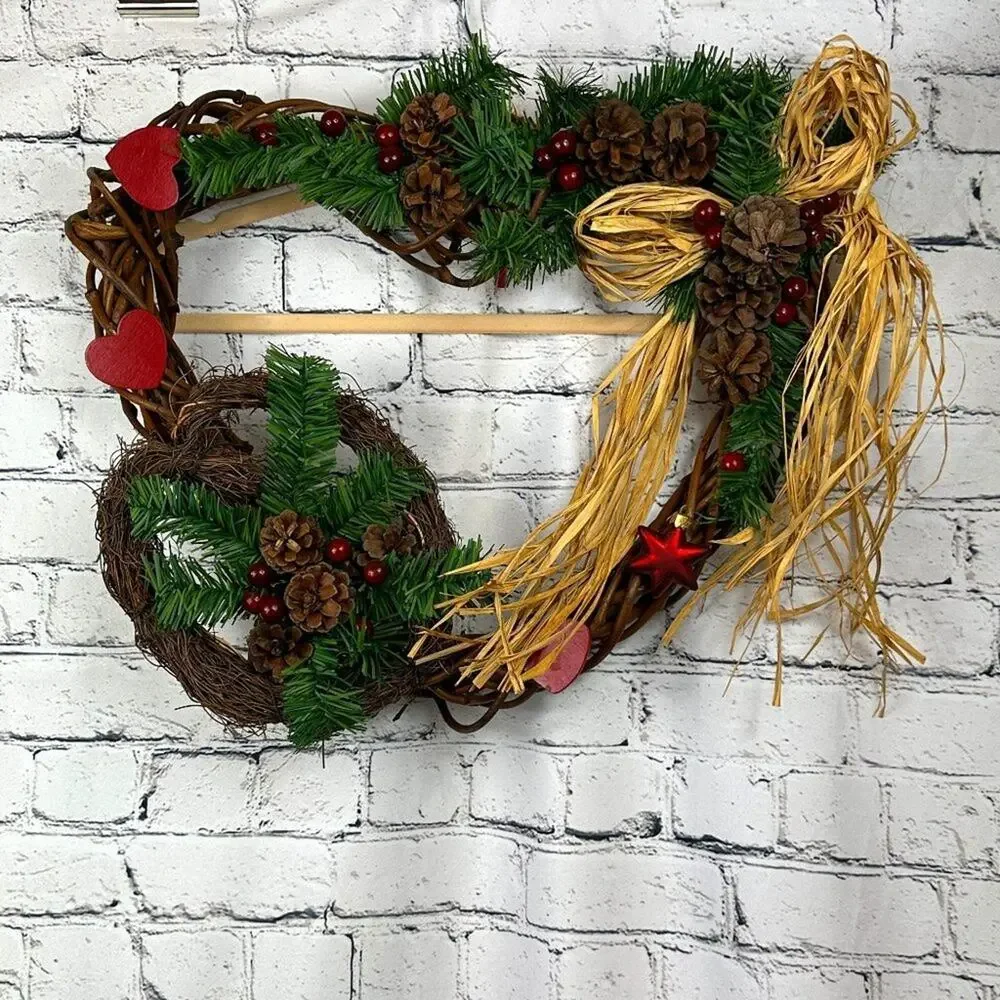 House of Lloyd beautiful wreath