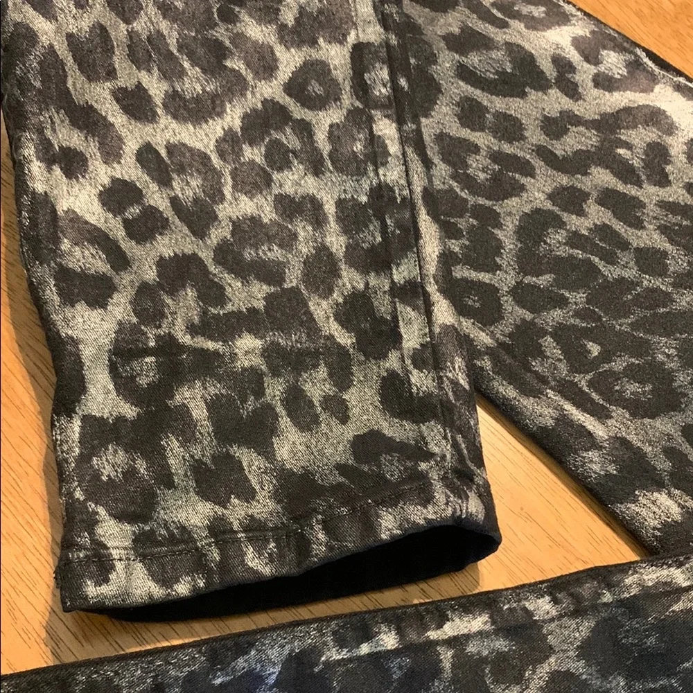 Gray and Black Skinny Jeans with Leopard Print