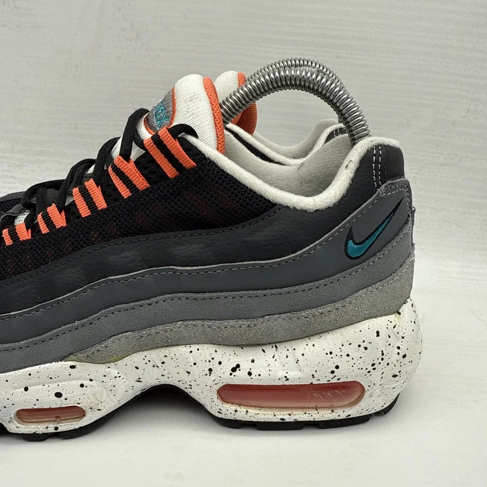 Nike Air Max 95 Recraft Black Athletic Shoes Sneakers CJ3906-008 Youth SZ 5 Y