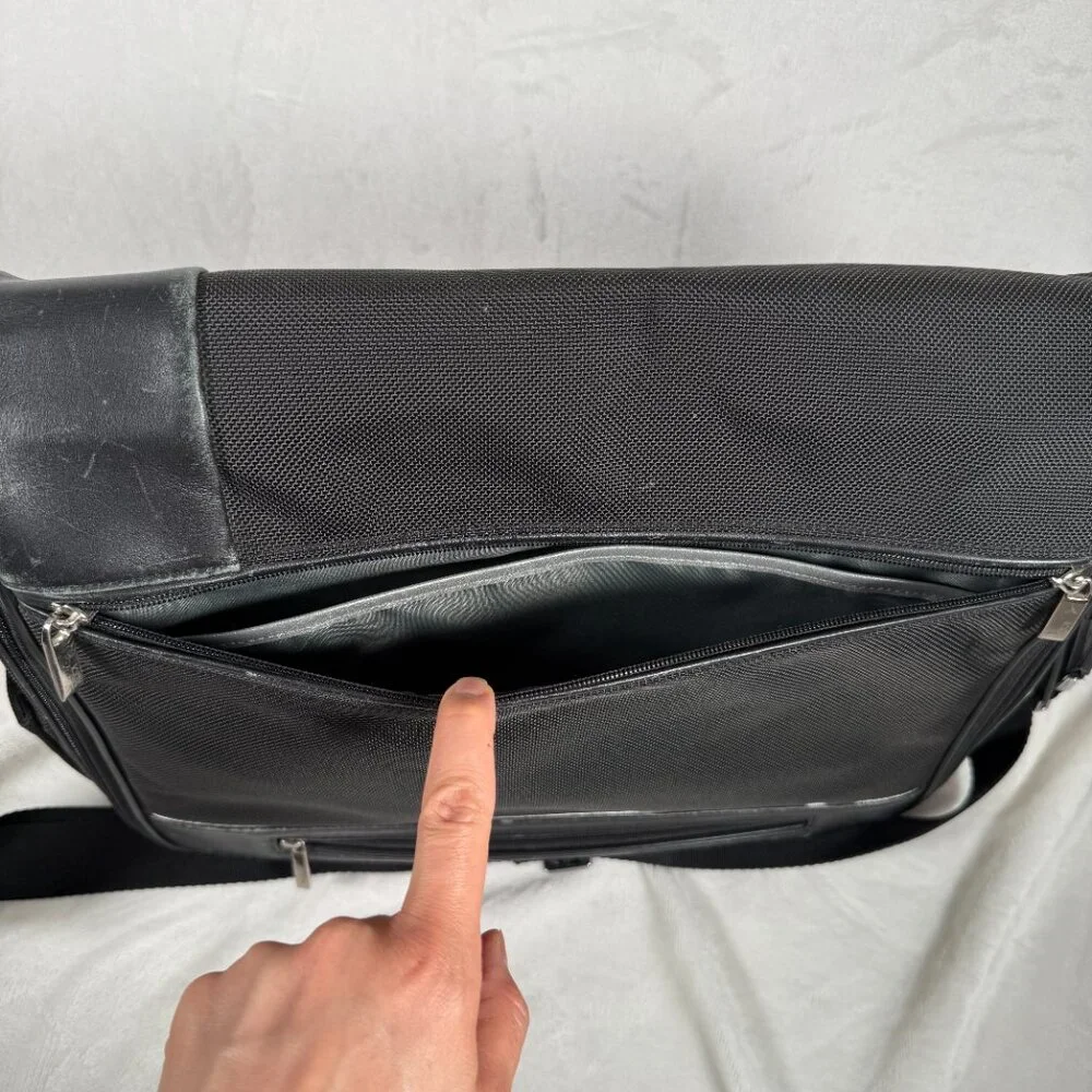 TUMI Spirit of Imagination Messenger Bag Nylon Leather Laptop Organizer 23671D