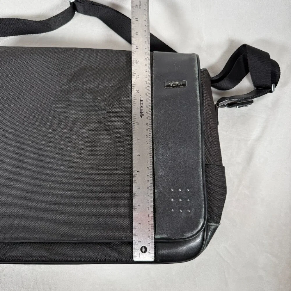 TUMI Spirit of Imagination Messenger Bag Nylon Leather Laptop Organizer 23671D
