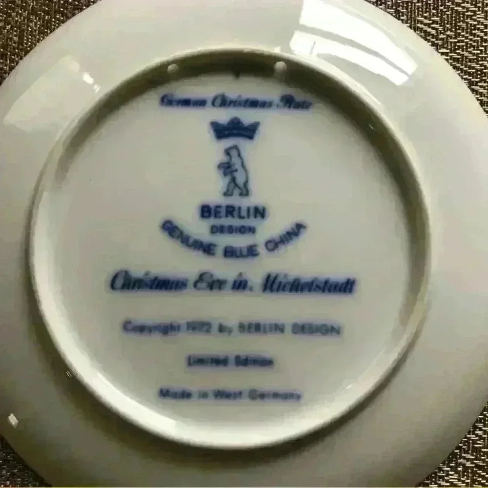 Berlin Design Vintage Plate 1972 Christmas Eve In Michelstadt 7,5”W