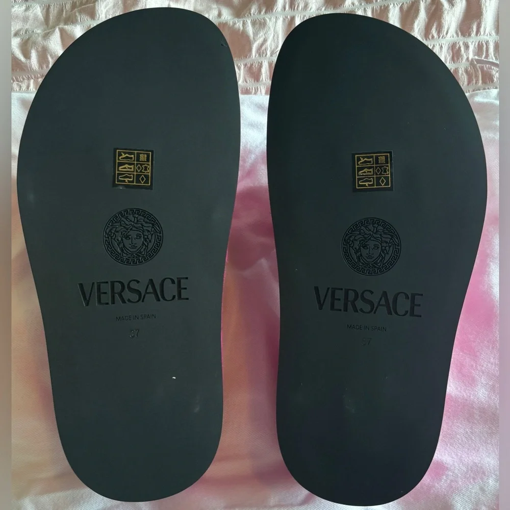 pics lustrous versace