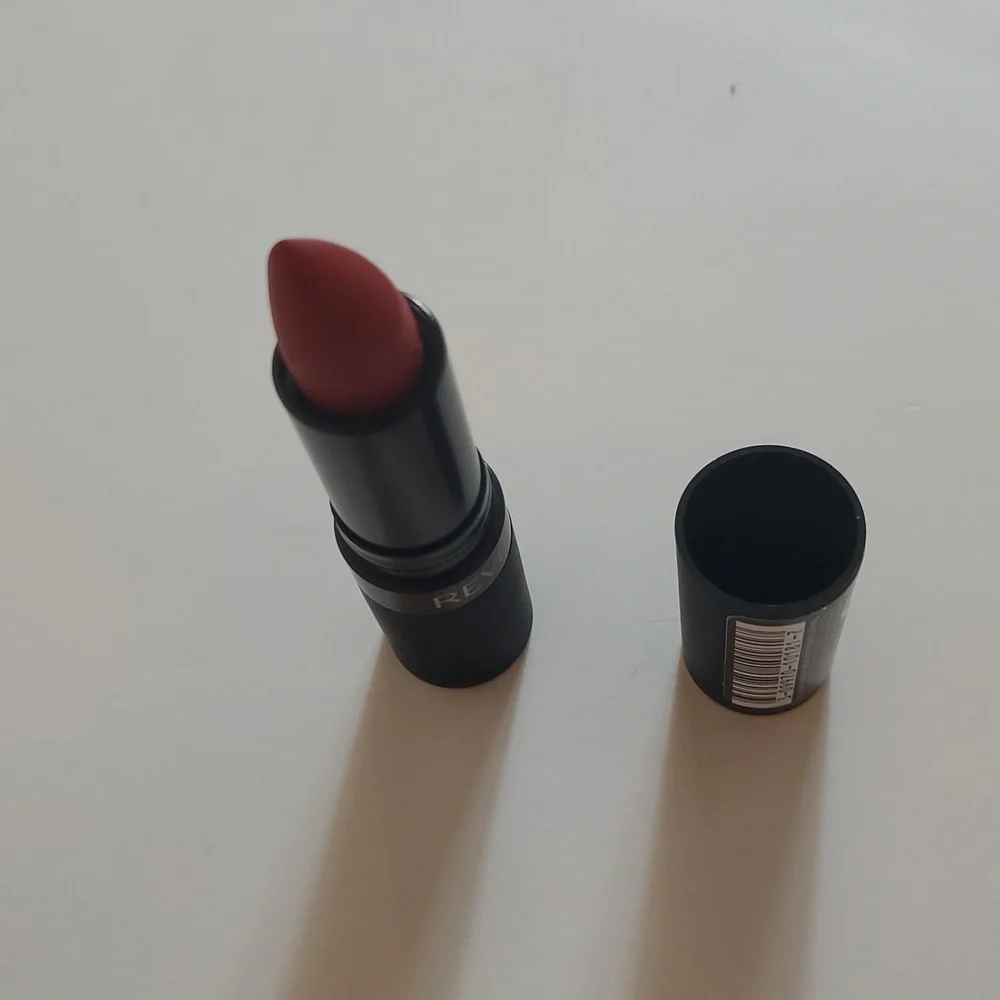 Revlon Super Lustrious Matte Lipstick