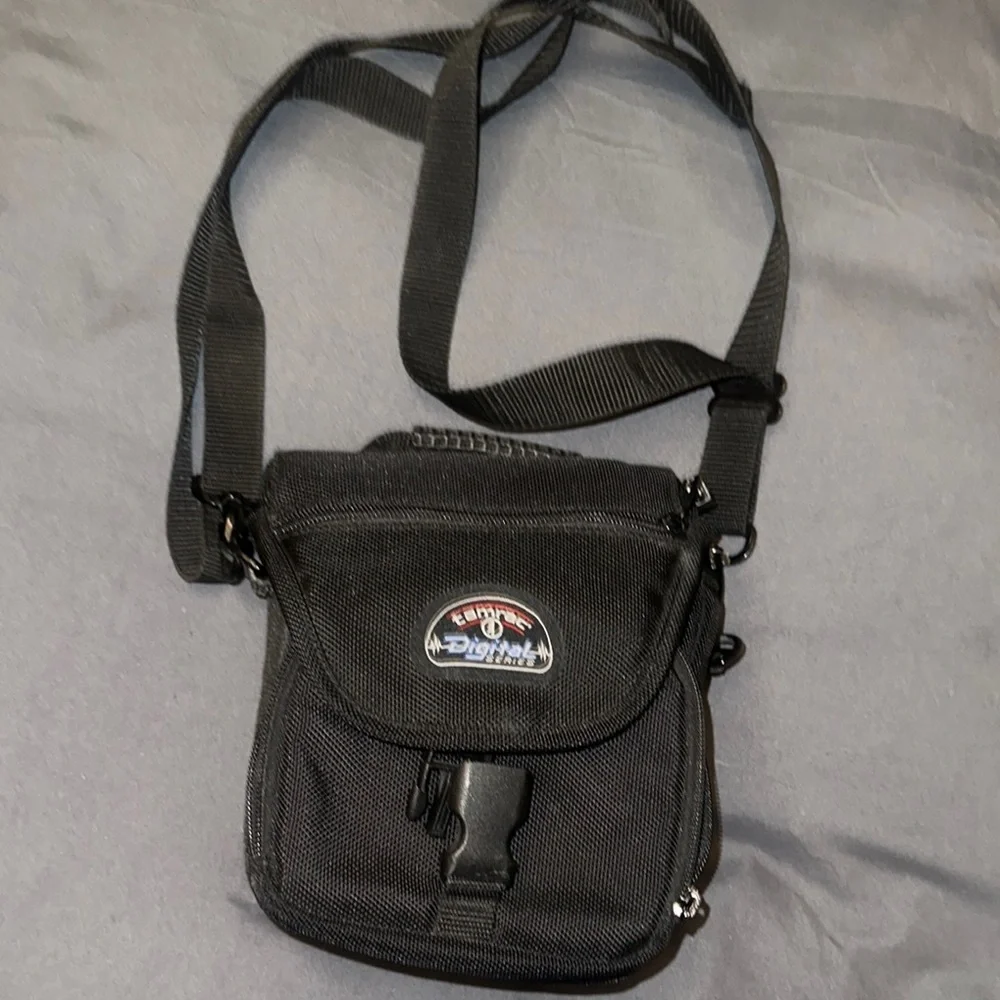 tamrac durable ideal black