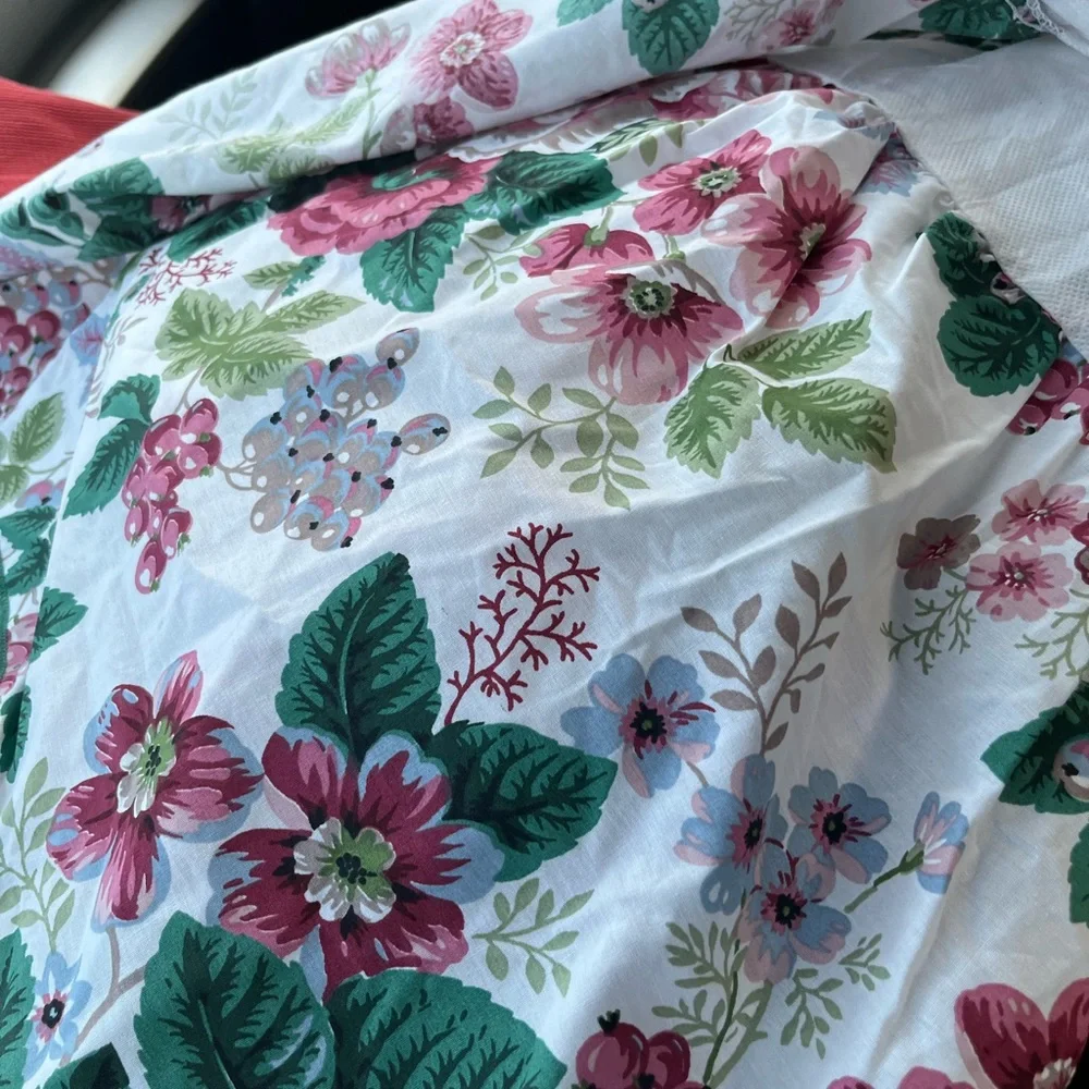Fieldcrest White and Green Full Size Bed skirt with Floral Design