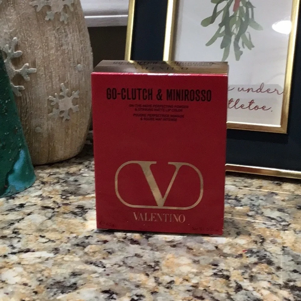 New in box ~ Valentino Go-Clutch Compact Powder with Lipstick. NEW $235