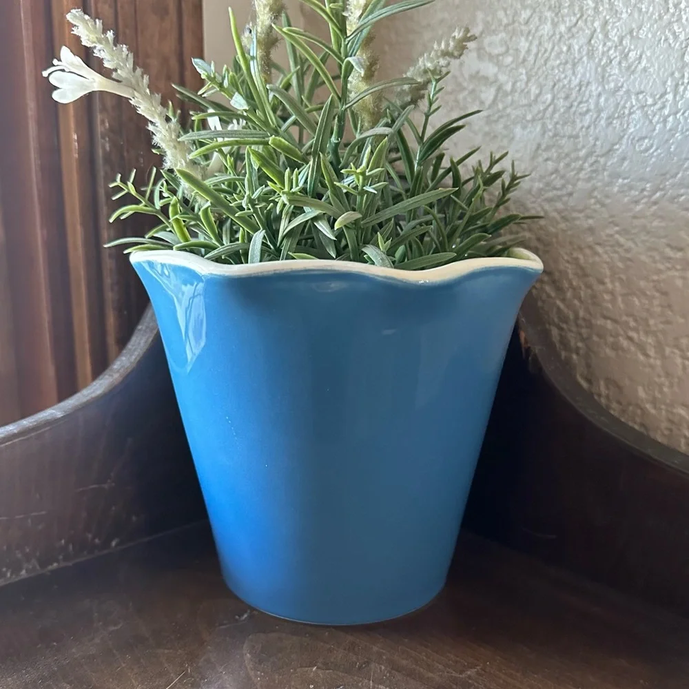 Crate&Barrel interior 6”