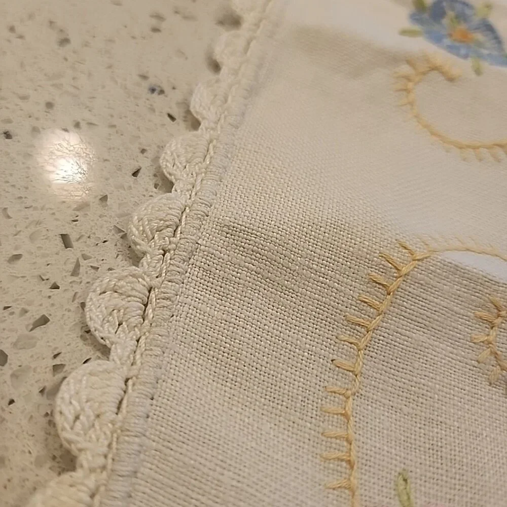 Vintage Table Runner Dresser Scarf Linen Embroidered Floral 42x14