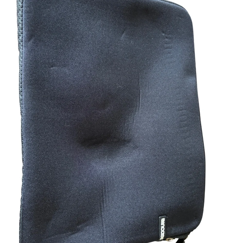 Incase sleek protective