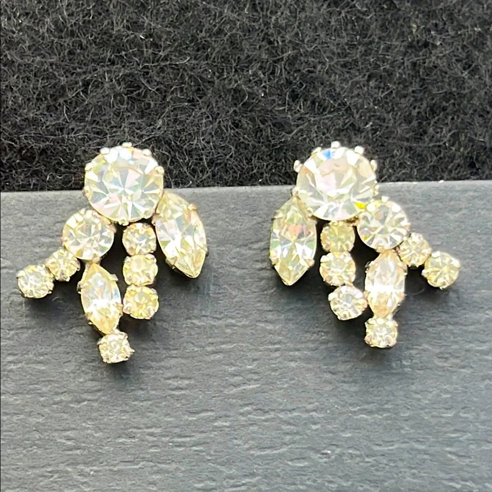 Vintage Austrian Marquise & Round Rhinestones in silver tone clip on earrings