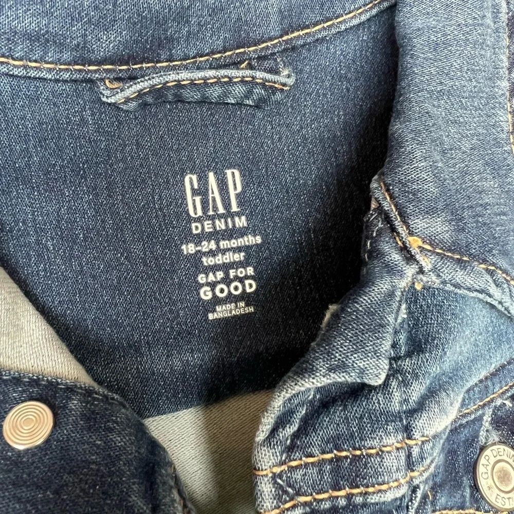 GAP cute dark