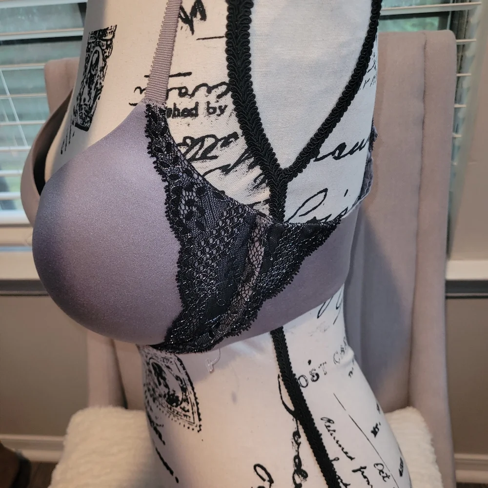 VICTORIA'S SECRET SIZE 36D Elegant Lace Trim Bra in Gray USED EXCELENT CONDITION