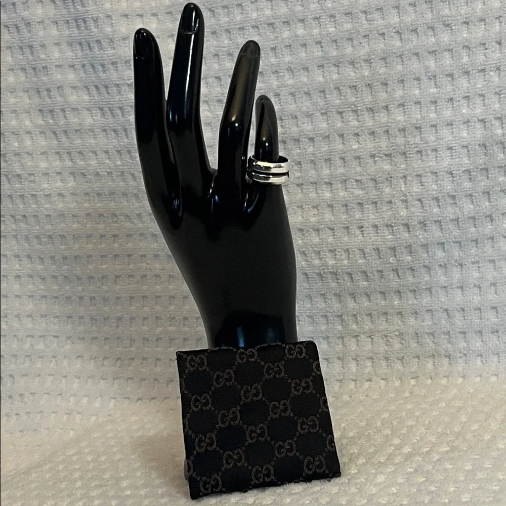 Gucci Infinity Knot Ring Size 6US