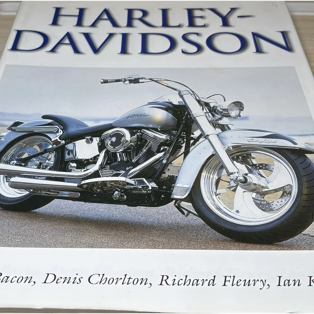 Harley Davidson by Roy Bacon, Denis Chorlton, Richard Fleury,  Ian Kerr - Large