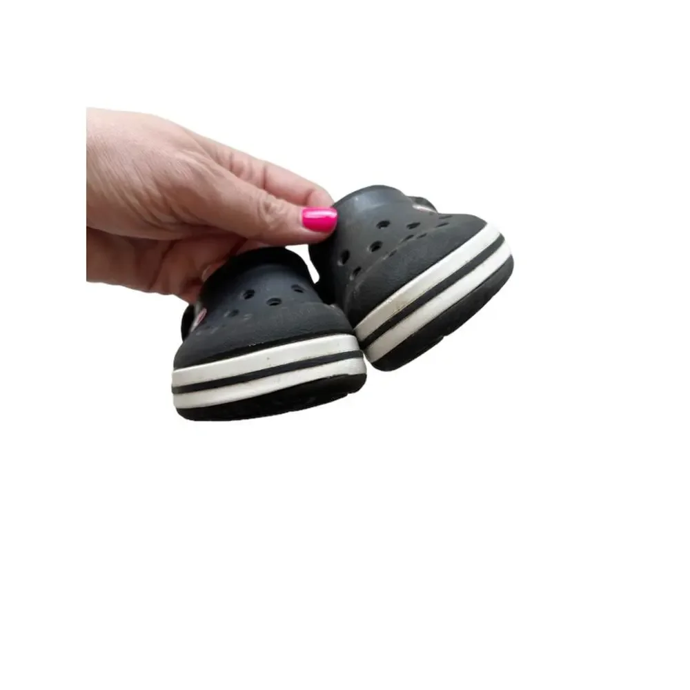 CROCS or flaws gender