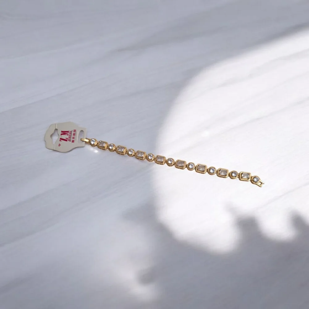 Gold and Simulated Diamonds Bracelet