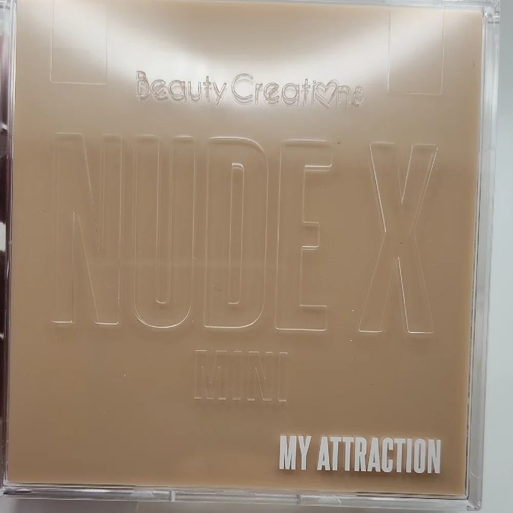 Beauty Creations compact versatile