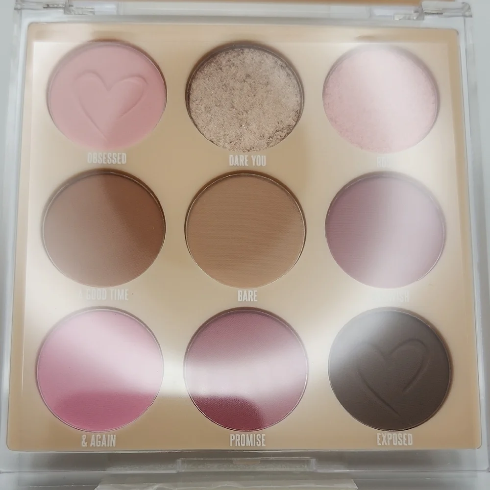 Beauty Creations compact versatile
