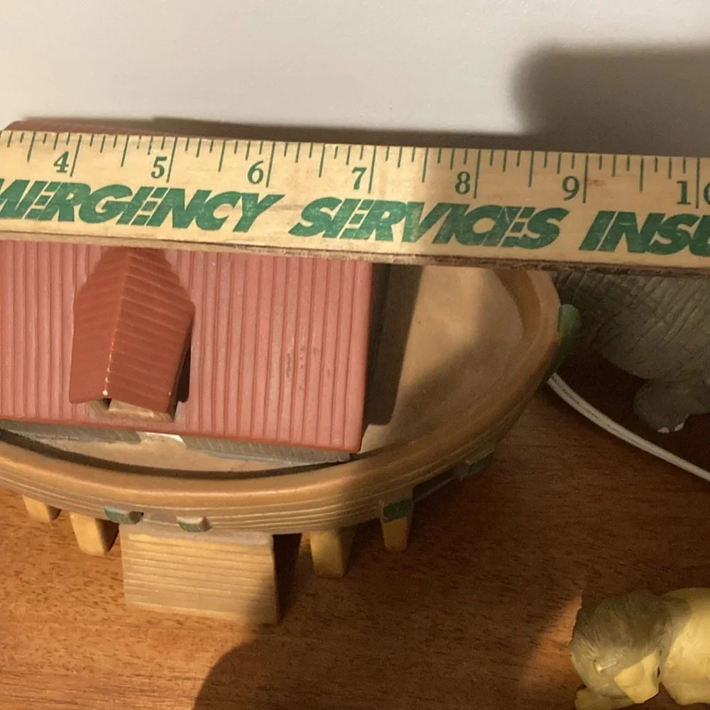 Noah’s Ark night lite with figurines 1998 works vintage
