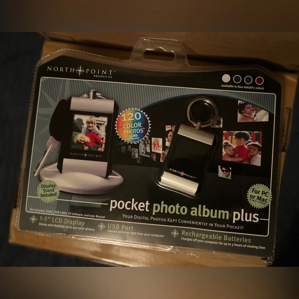 NIB- North Point Pocket Photo Album Plus - Digital Keychain With Stand