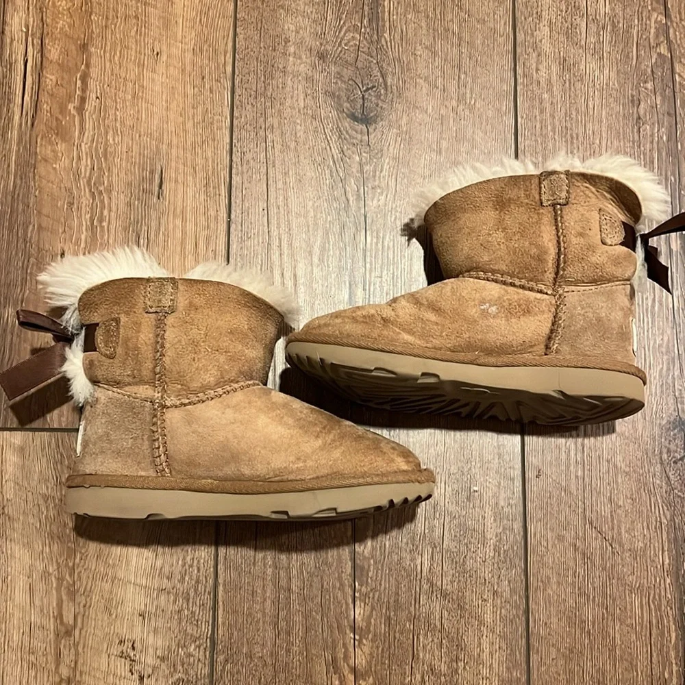 UGG Mini Bailey Bow II Boot for Toddler Girl, size 10