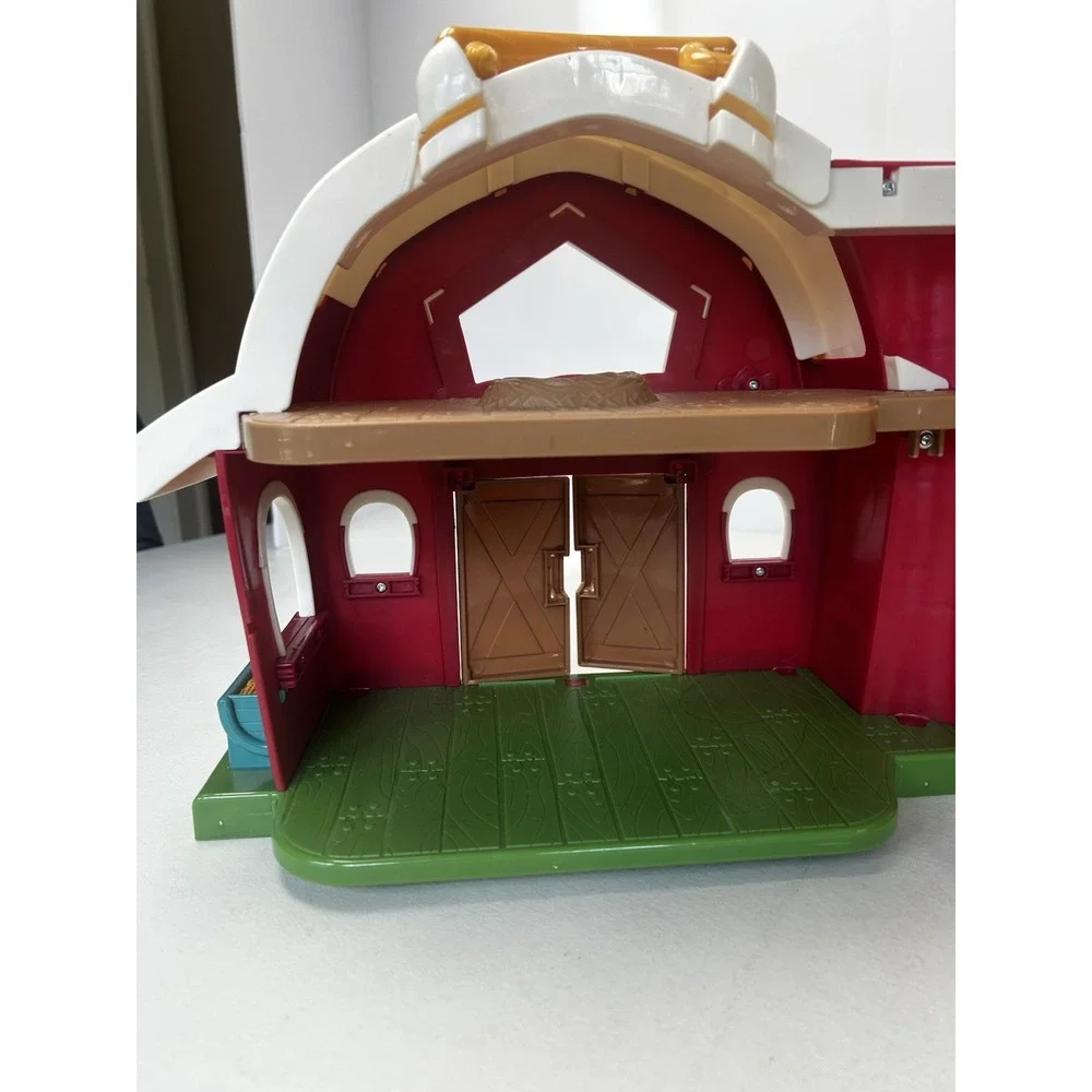 Vintage Fisher Price Hinged Red Barn Little People Farm W/Farmer & 5 Animals