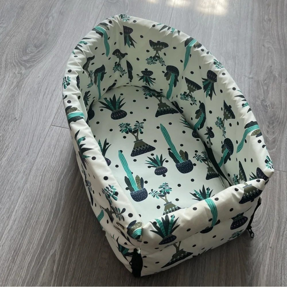 unbrended travel style