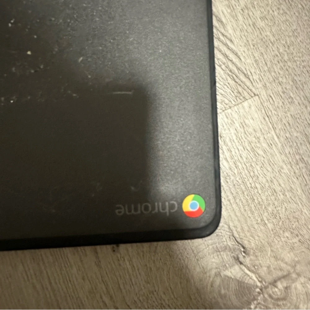 DELL Chromebook 11.7” Laptop 32GB Storage Ram 4GB **No Charger**