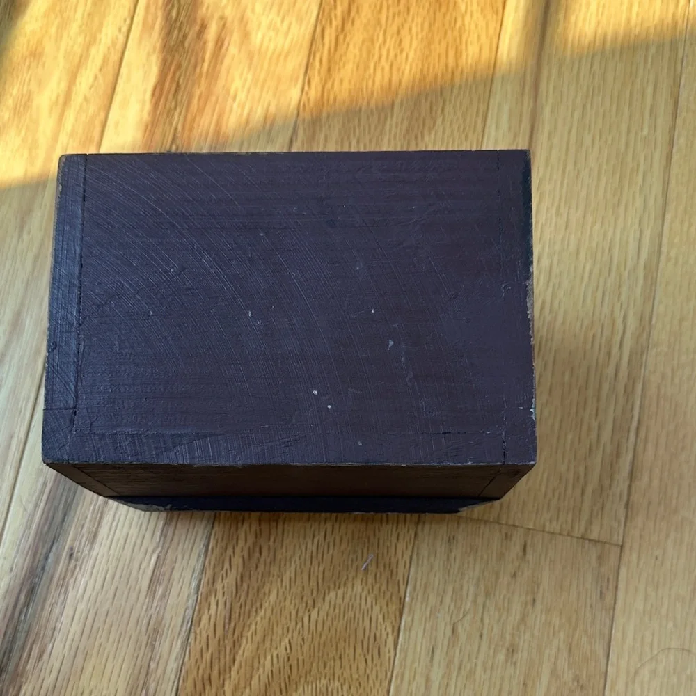 N/A this wooden block