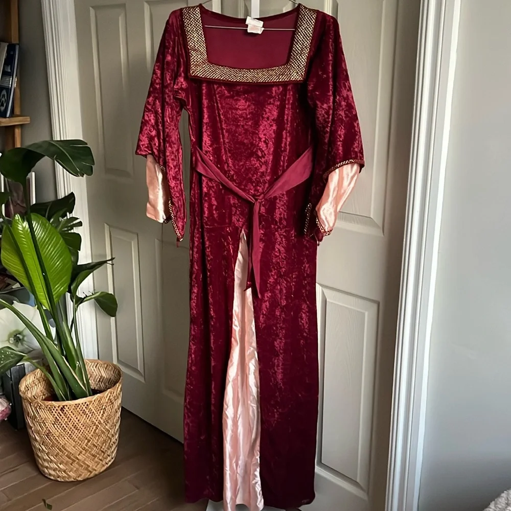 Rubies Renaissance Victorian Style Costume One Size Fits All