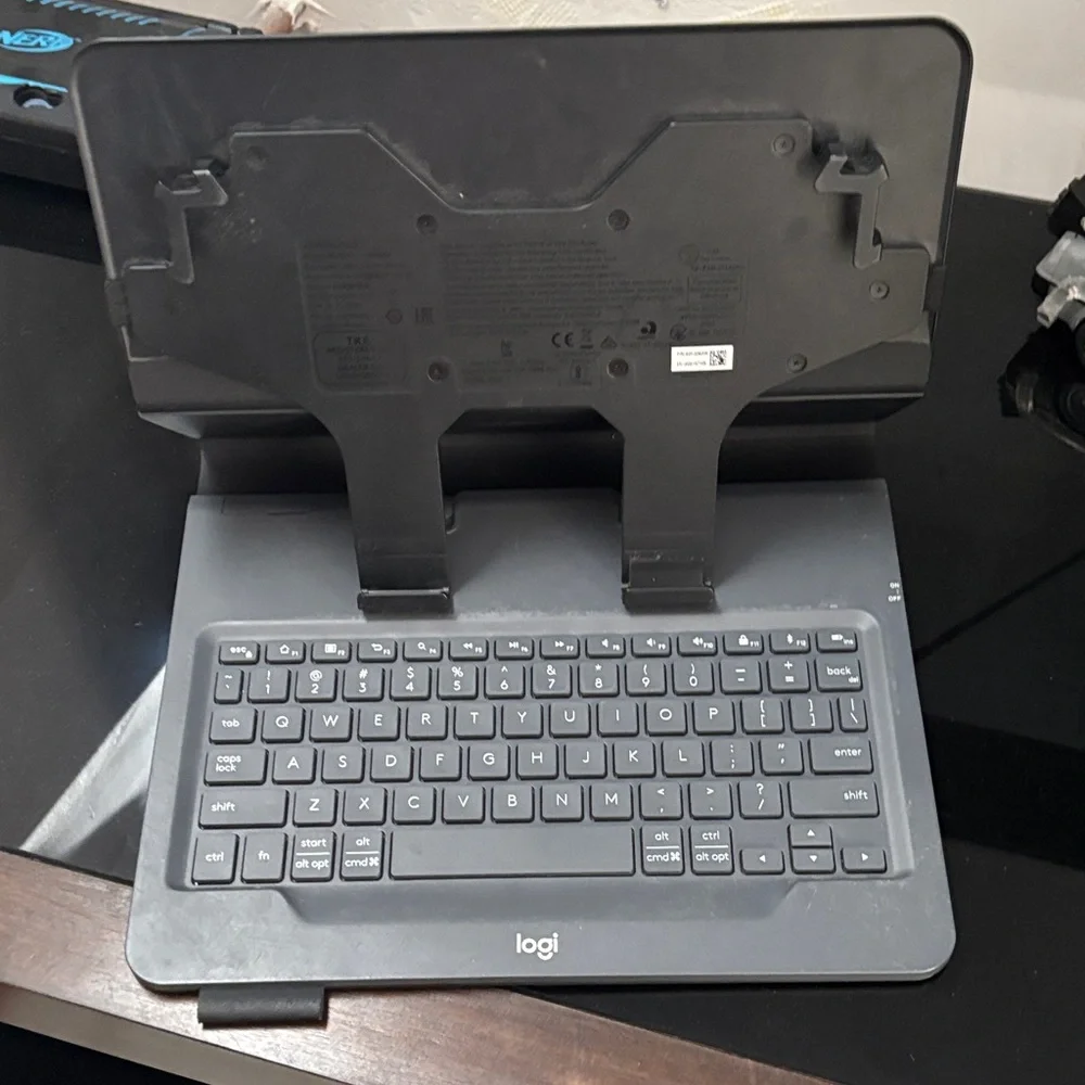 Logitech Universal Folio With Keyboard Case
