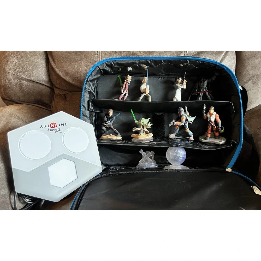 Disney Infinity Star Wars 3.0 LOT 8 Figures, 2 Crystals, Portal, & Carrying Case