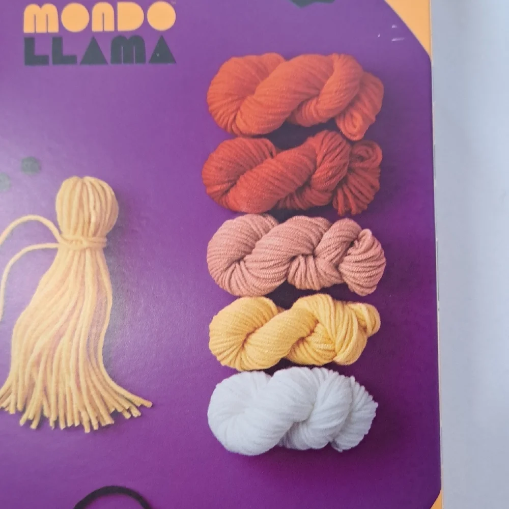 Mondo Llama craft spooky