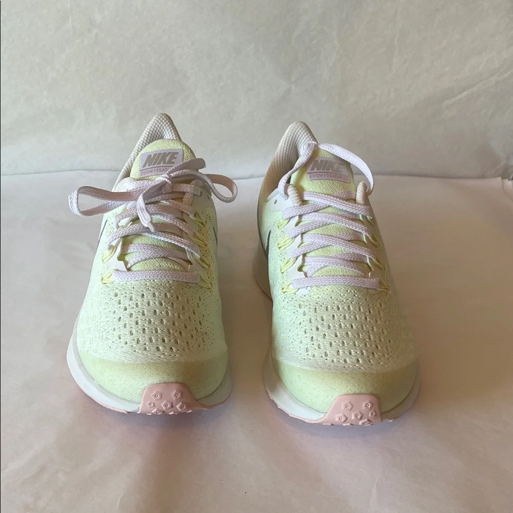 Nike vibrant active