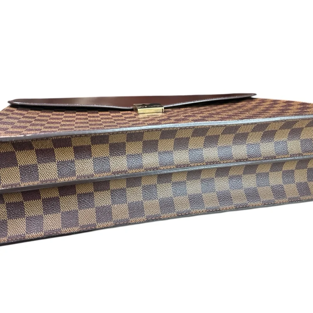Louis Vuitton sophisticated louis