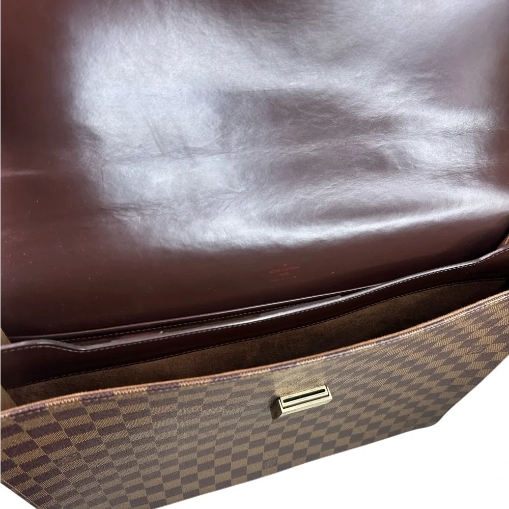 Louis Vuitton sophisticated louis