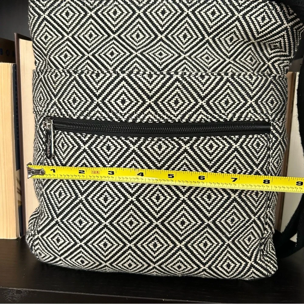 Thirty-One: Black and White Geometric Patterned Crossbody Bag