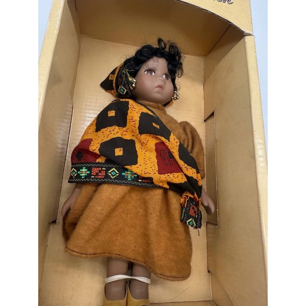 Petite Porcelains Dolls of The World Collection by Barbara Lee 2001 KADESHA