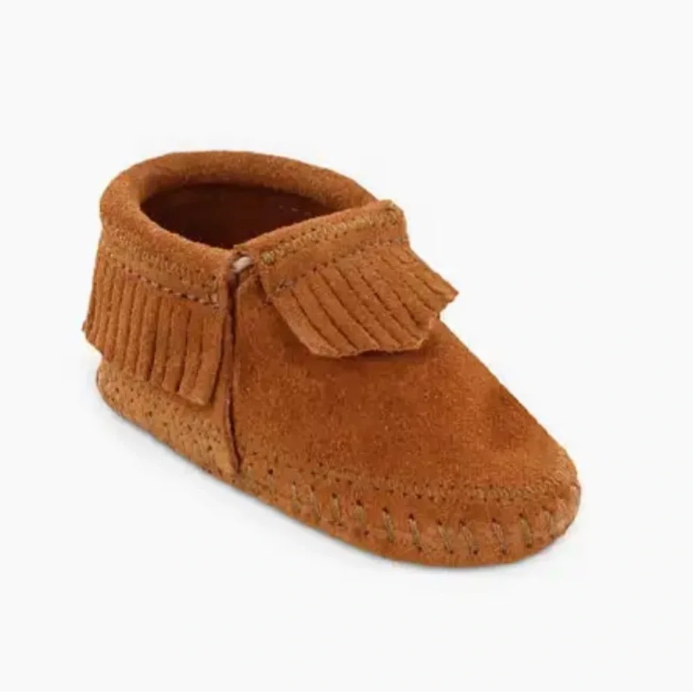 Minnetonka top feet