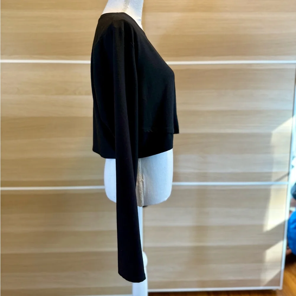 Old Navy 21” bust 16