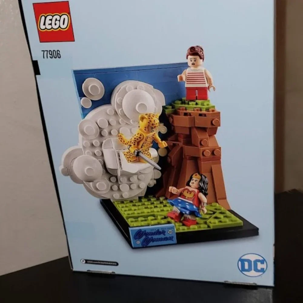 SEALED - LEGO DC Wonder Woman 77906 Comic Con