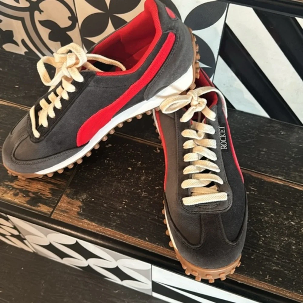 Puma but comment ❤️🖤❤️